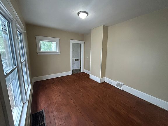 5th image of 581 E 114th St