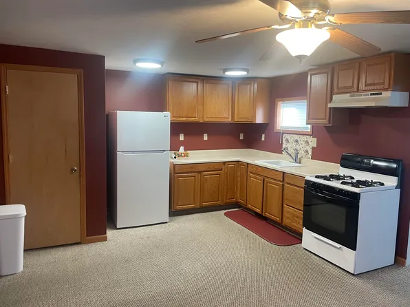 89 E 10th St, Oswego, NY 13126