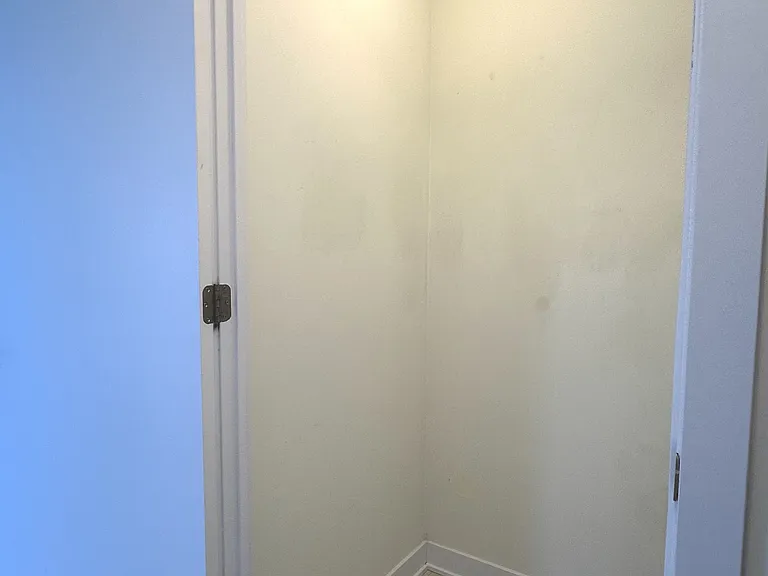 2221 Yonge St #3102 — Photo 38