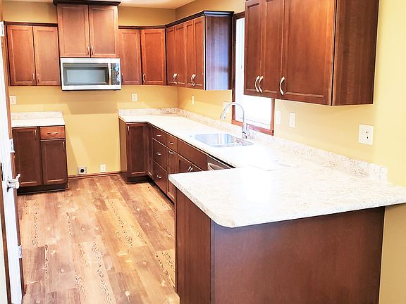 3rd image of 349 Greenbrier Ct