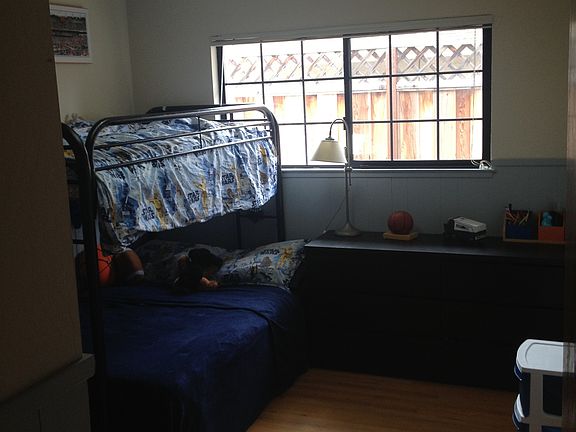 Down stairs bedroom/ office