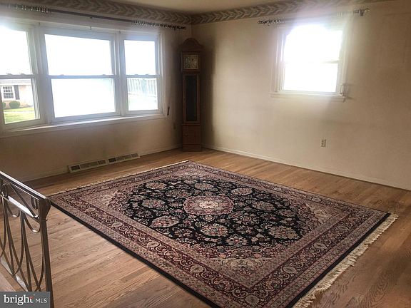 5th image of 2127 Sherwal Ave