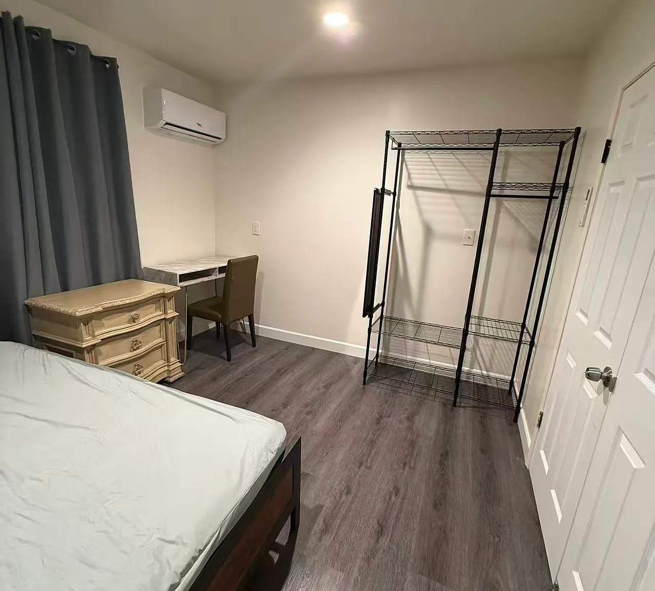 1 bed, 1928 sqft, $900 — Photo 4