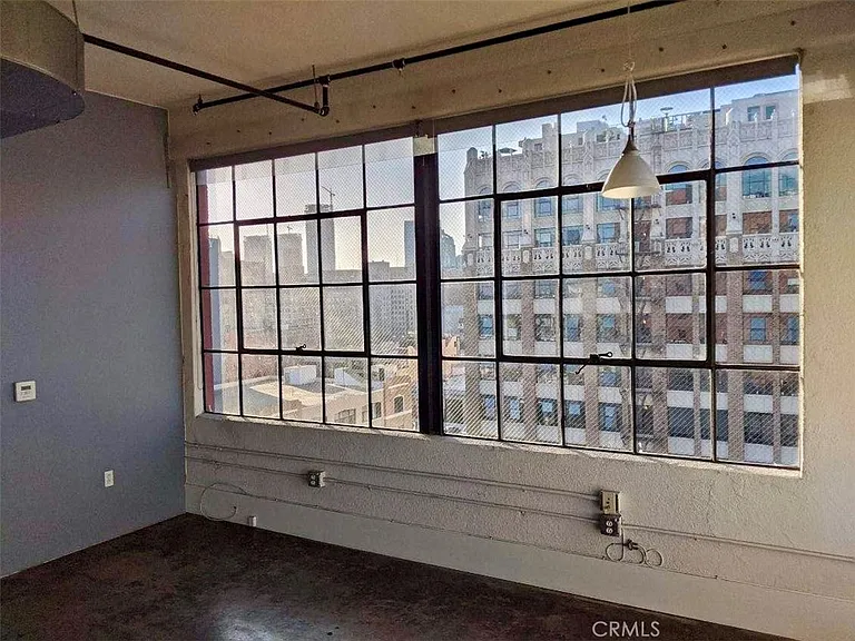 315 E 8th St #1001 — Photo 24