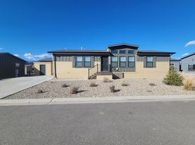 551 Summit Trl