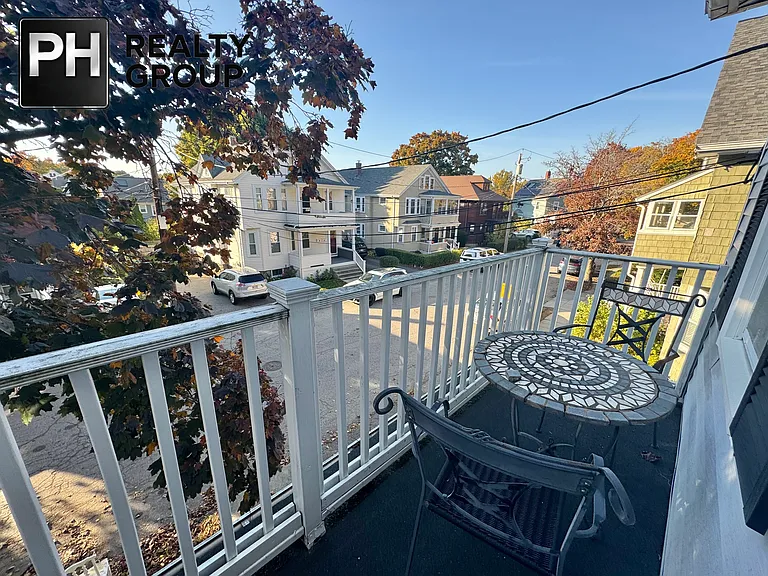 46 Vincent Ave — Photo 6