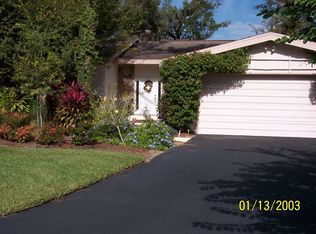 23 Canterbury Dr, Haines City, FL 33844