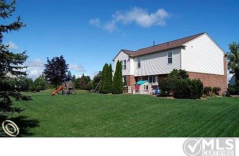 Super-Sized Yard Space