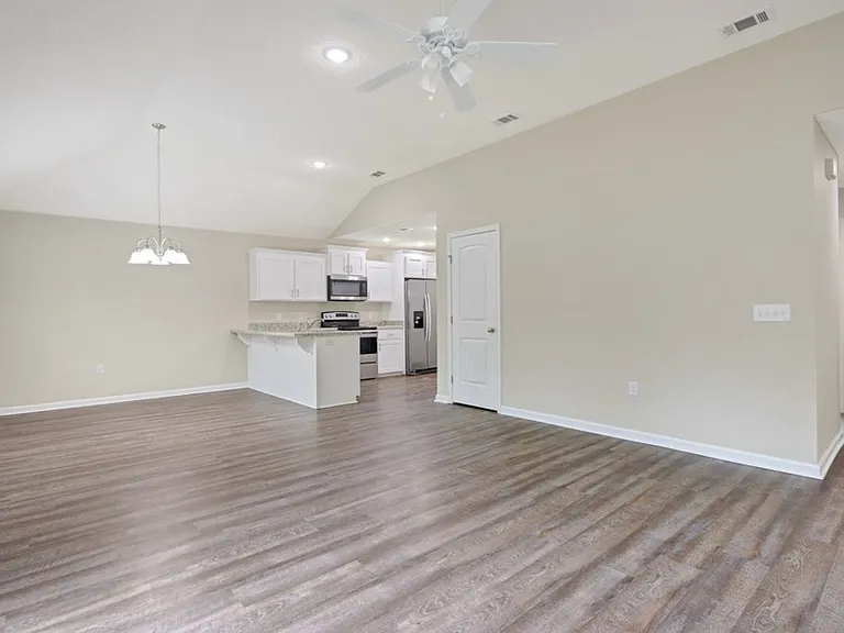 128 Villa Rd — Photo 6