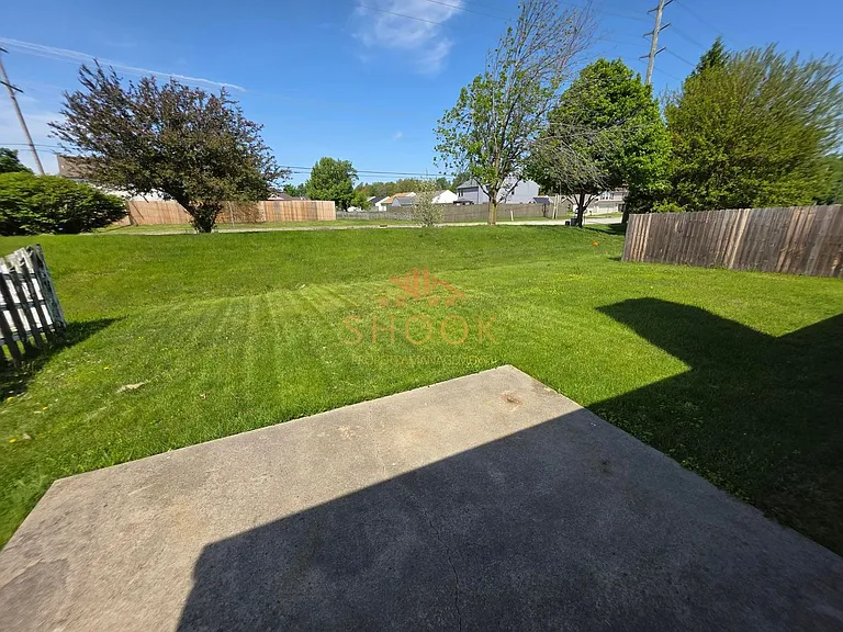 284 Blakely Dr — Photo 17