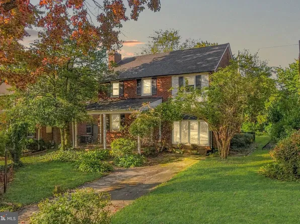 22 Rock Glen Rd, Wynnewood, PA 19096