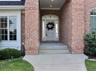 310 Calloway Ct, Poplar Grove, IL 61065