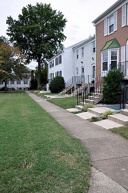 3rd image of 90A Leeds Ct