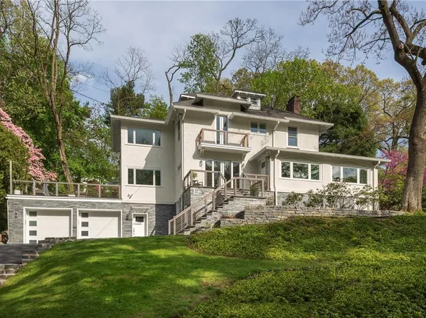 12 Parkway Drive, Dobbs Ferry, NY 10522