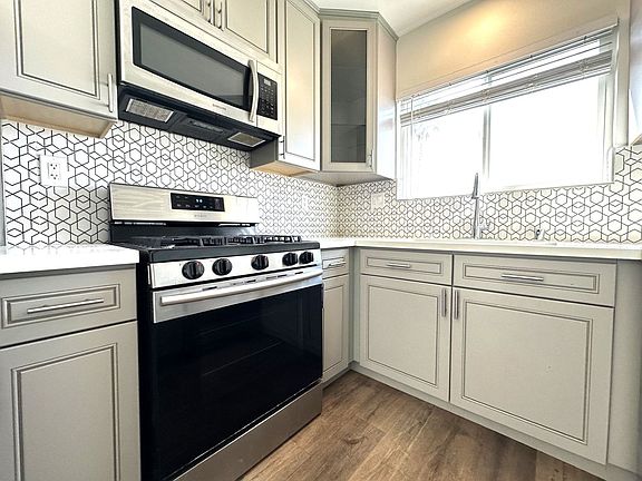3rd image of 4460 Mississippi St APT 5