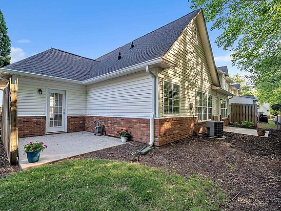 2nd image of 422 Windbrooke Cir