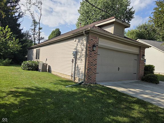 3rd image of 7438 Deville Ct