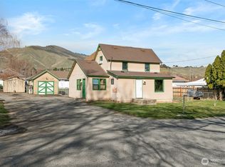 704 Woodward Dr, Wenatchee, WA 98801