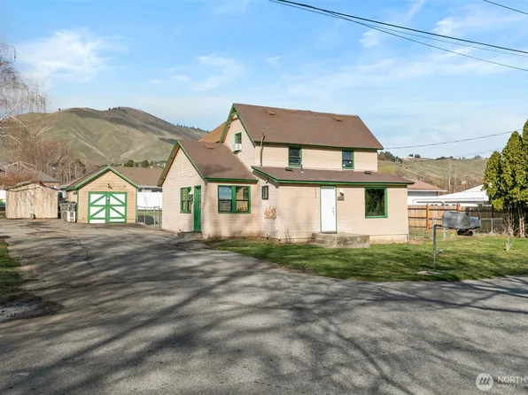 704 Woodward Drive, Wenatchee, WA 98801