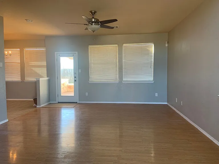 4915 Allegany Dr — Photo 2