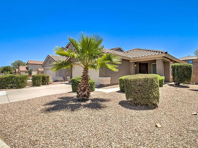 41375 W Cahill Dr — Photo 3