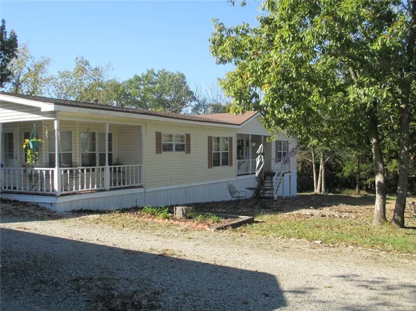 12 Suntop Ln, Holiday Island, AR 72631