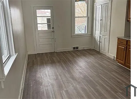 2 bed, $1,398 — Photo 2