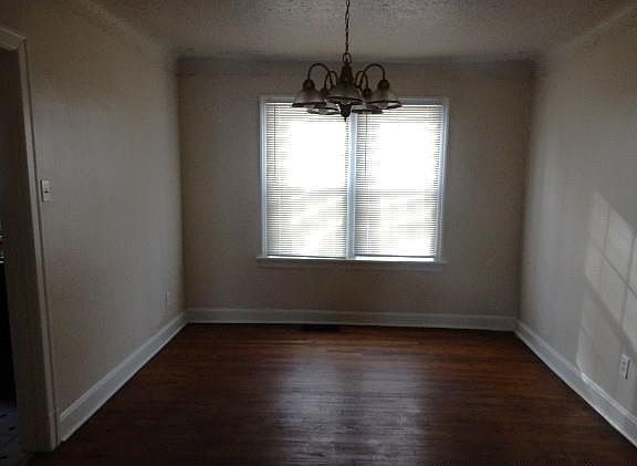 4th image of 216 Roberta Ave