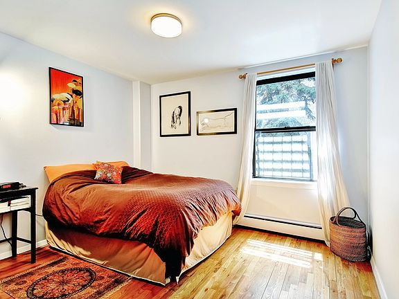 4th image of 14 Prince St APT 1A
