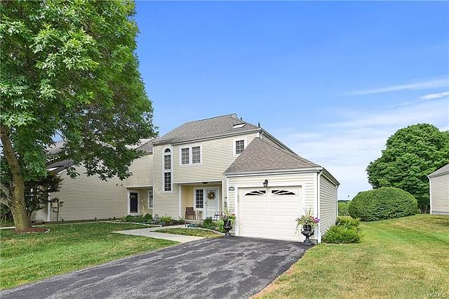 1st image of 186 Fairway Dr #U186