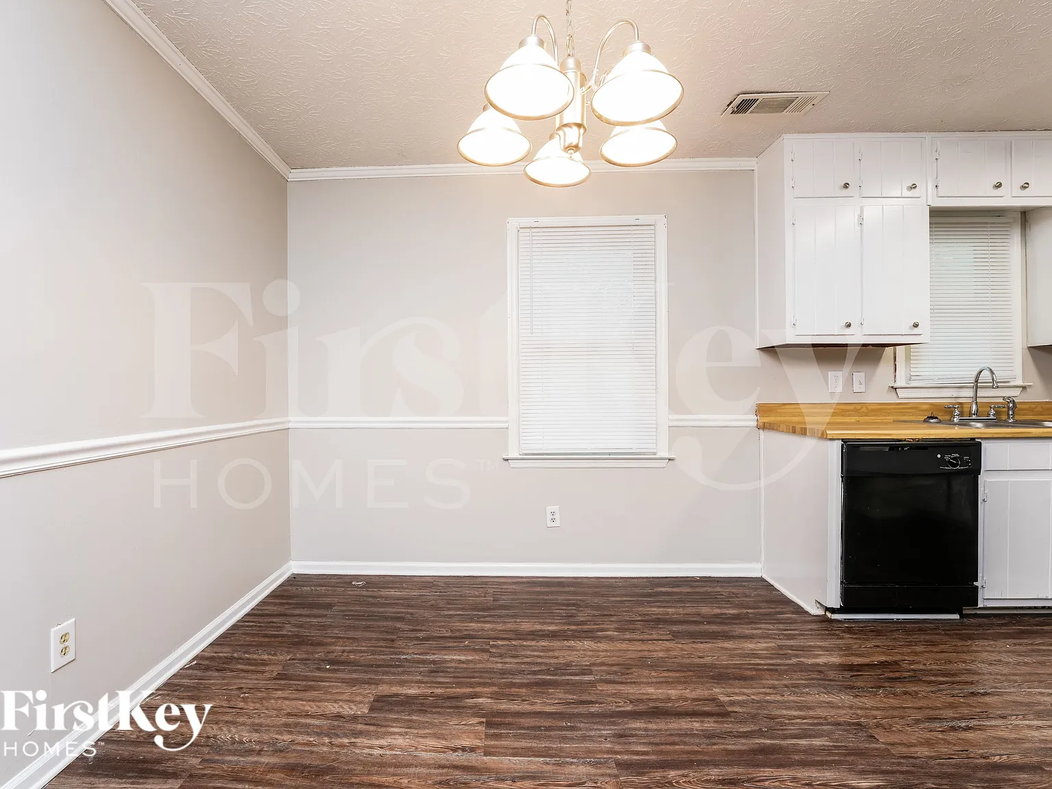 3 bed, 2.0 bath, 1248 sqft, $1,550 — Photo 4