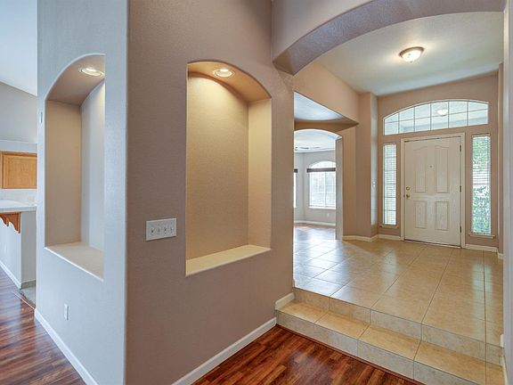 3rd image of 2898 E Pryor Dr