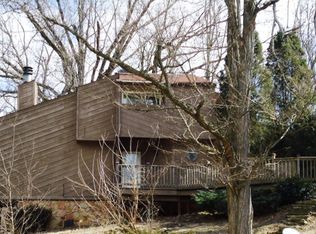 211 Booth Field Rd, Owensboro, KY 42301