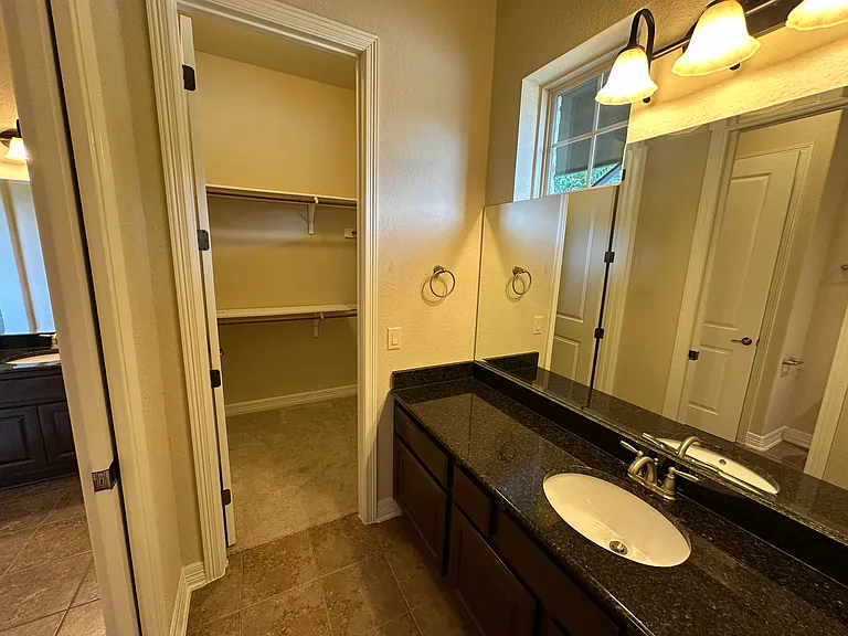 111 El Cielo — Photo 13