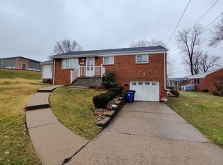 375 Carmen Dr, Pittsburgh, PA 15236