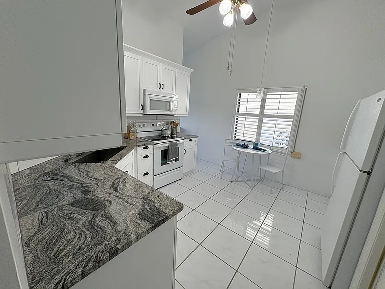 1352 Monarch Cir — Photo 10