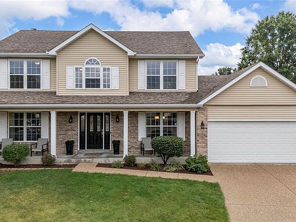 2nd image of 709 Wooded Trail Ct