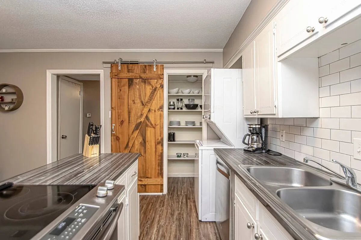 2 bed, 1.5 bath, 1100 sqft, $1,500 — Photo 4