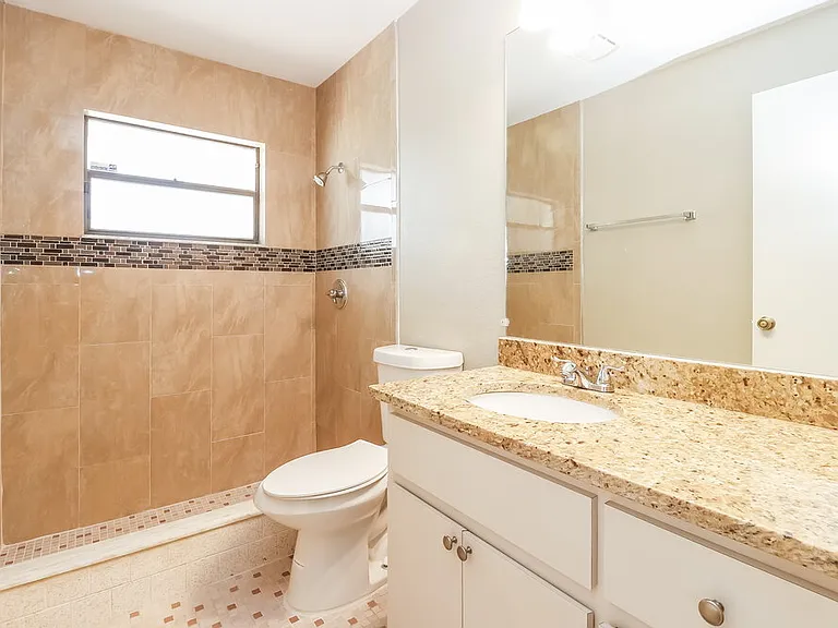 1266 Bentley Ave — Photo 9