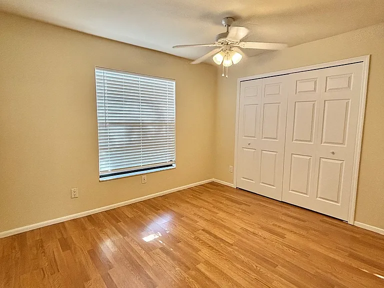 1715 SE 6th Ln — Photo 60