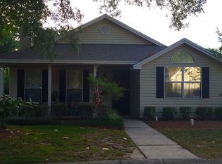 235 Parkwood Cir, Niceville, FL 32578