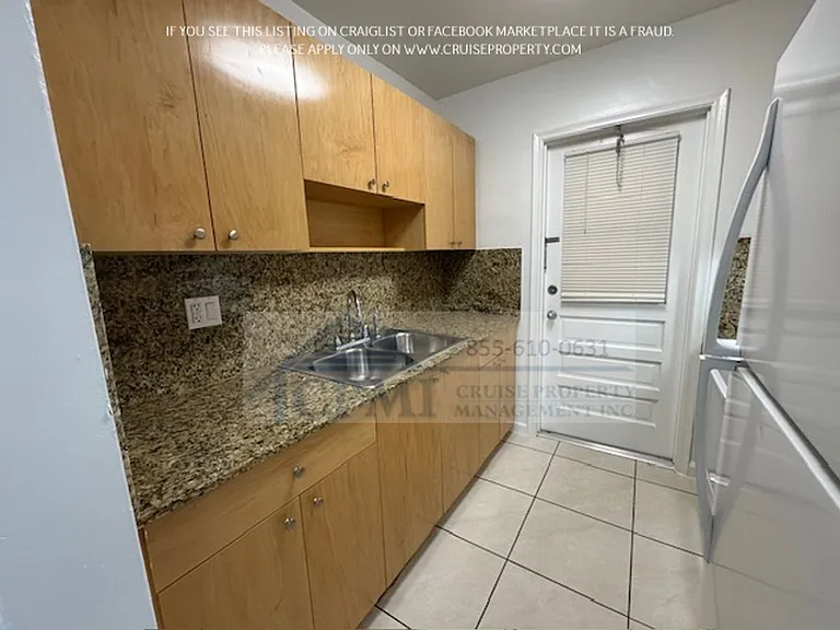 315 S Crescent Dr Hollywood, FL 33021 — Photo 10