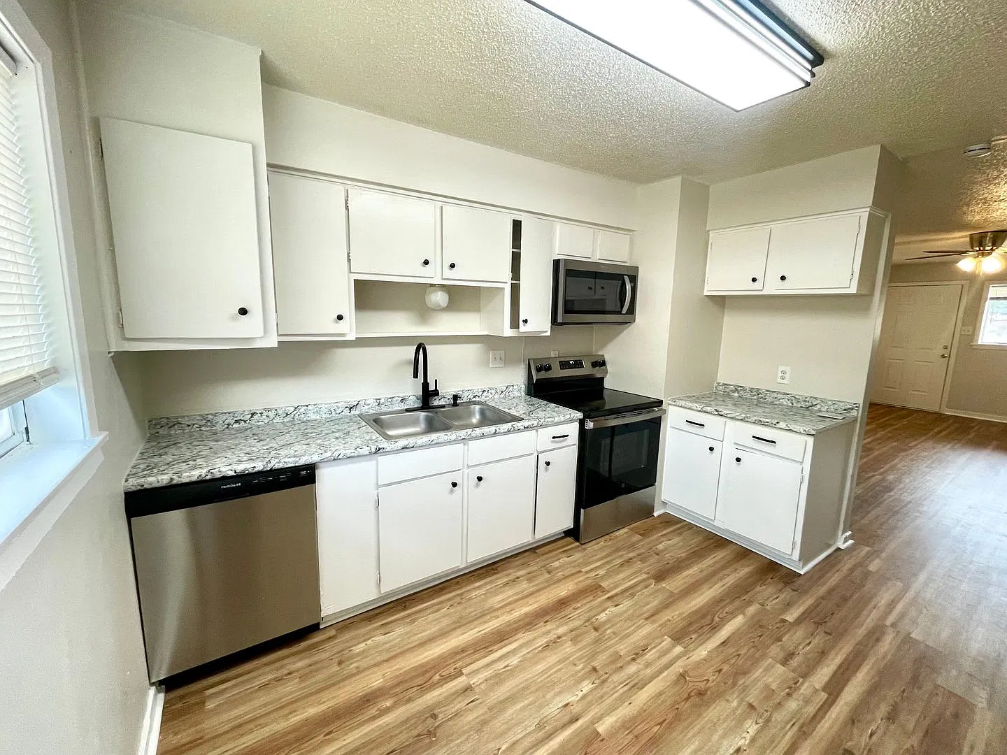2 Bed/1 Bath Apartments Available in Pearl! — Photo 3