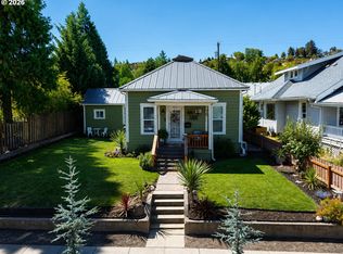412 E 11th St, The Dalles, OR 97058