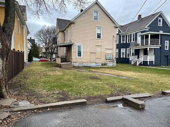 2nd image of 1514 Emerson Ave N #1