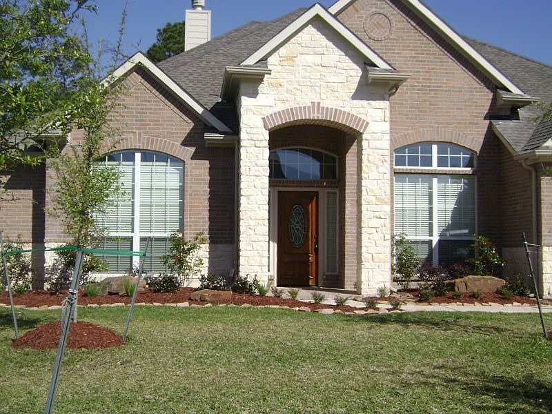 Front view of home
