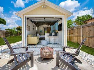 2929 S Hills Ave #B, Fort Worth, TX 76109