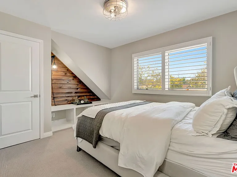 4952 Placidia Ave — Photo 20