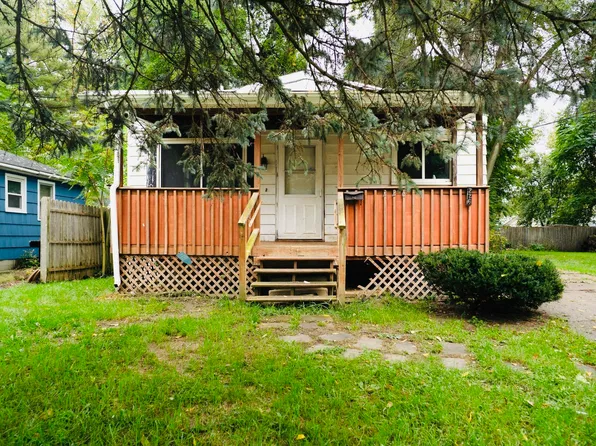 226 E Lakeview Ave, Flint, MI 48503
