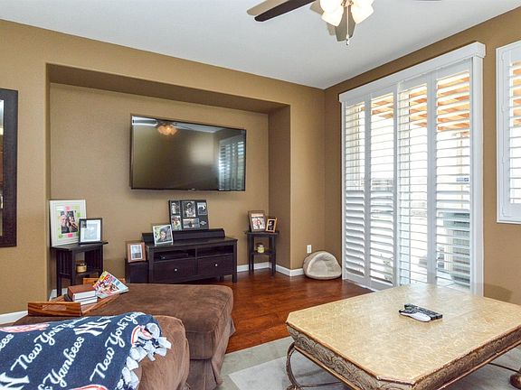 3rd image of 2212 S Villa Ave